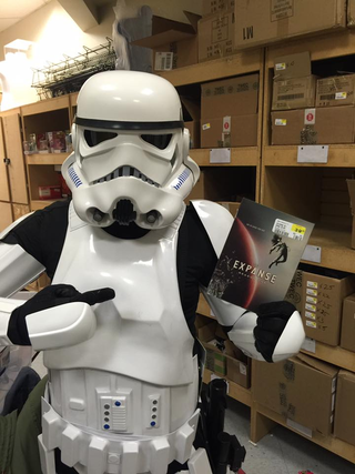Yeah, the handplates and helmet don’t match. Image: Andrew Liptak
